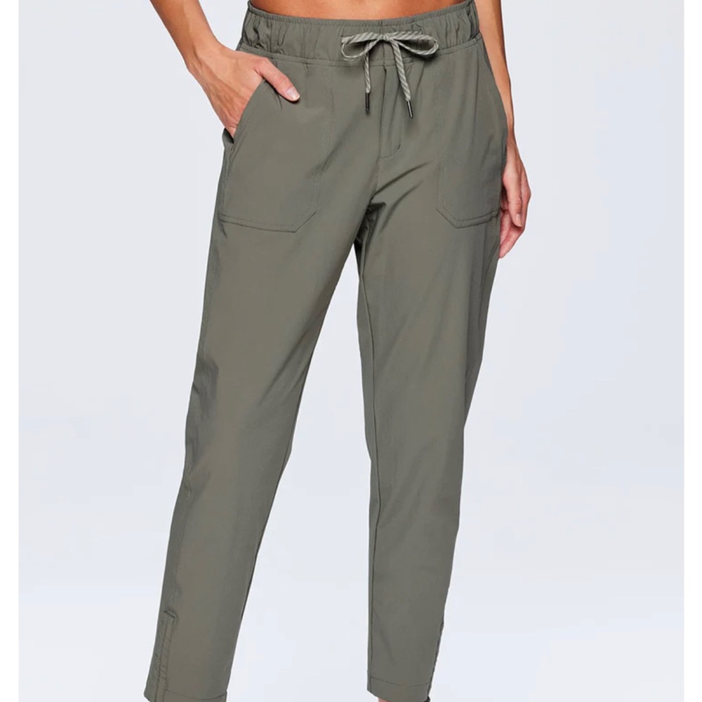 Avalanche Summit Pant in Sage Green